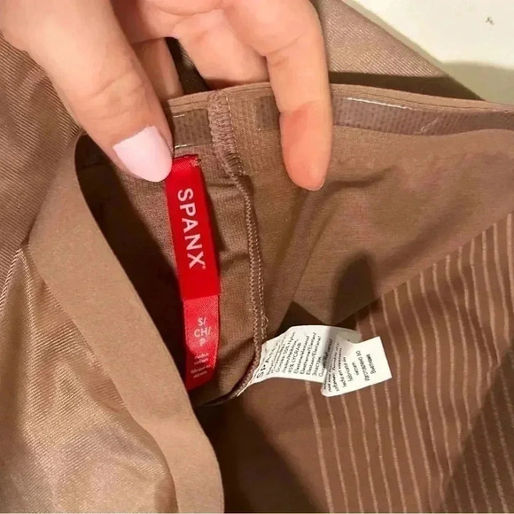 NWOT Thinstincts® 2.0 High-Waisted Mid-Thigh Short S - Picture 9 of 10